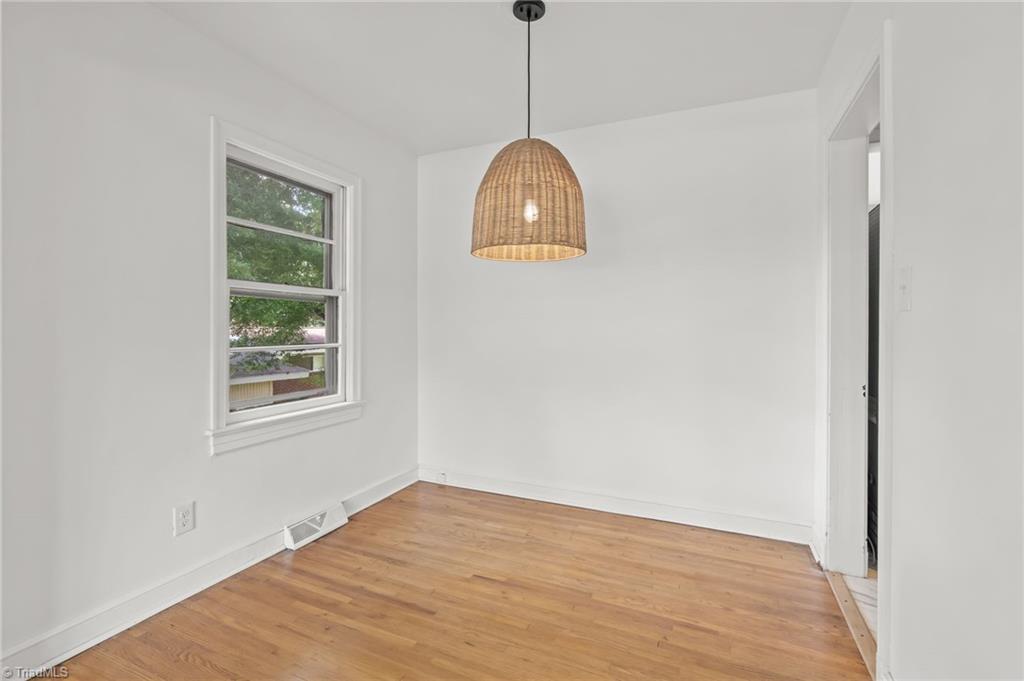 615 Rockspring Road High Point, NC 27262 - Photo 6 of 32 Dining Room