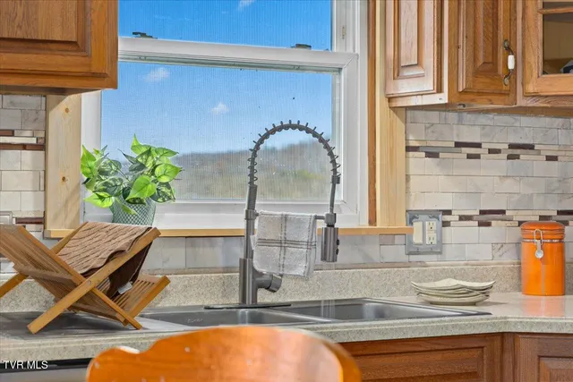 $329,000 | 1122 Highway 107, Jonesborough, TN 37659