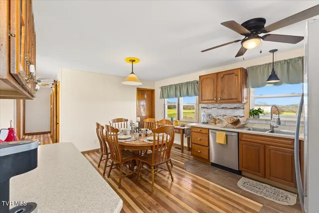 $329,000 | 1122 Highway 107, Jonesborough, TN 37659