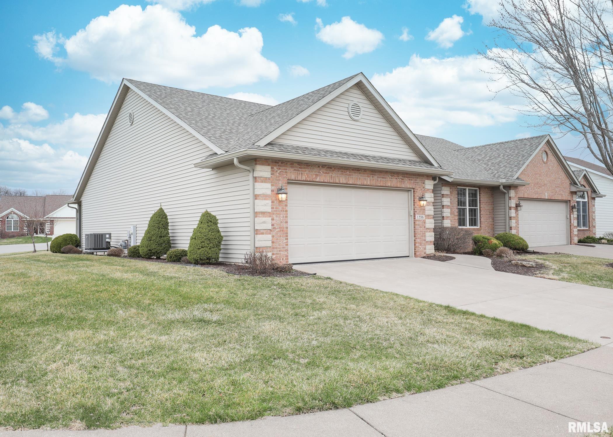 1356 33rd Ave Circle Silvis, IL 61282 - Photo 2 of 35