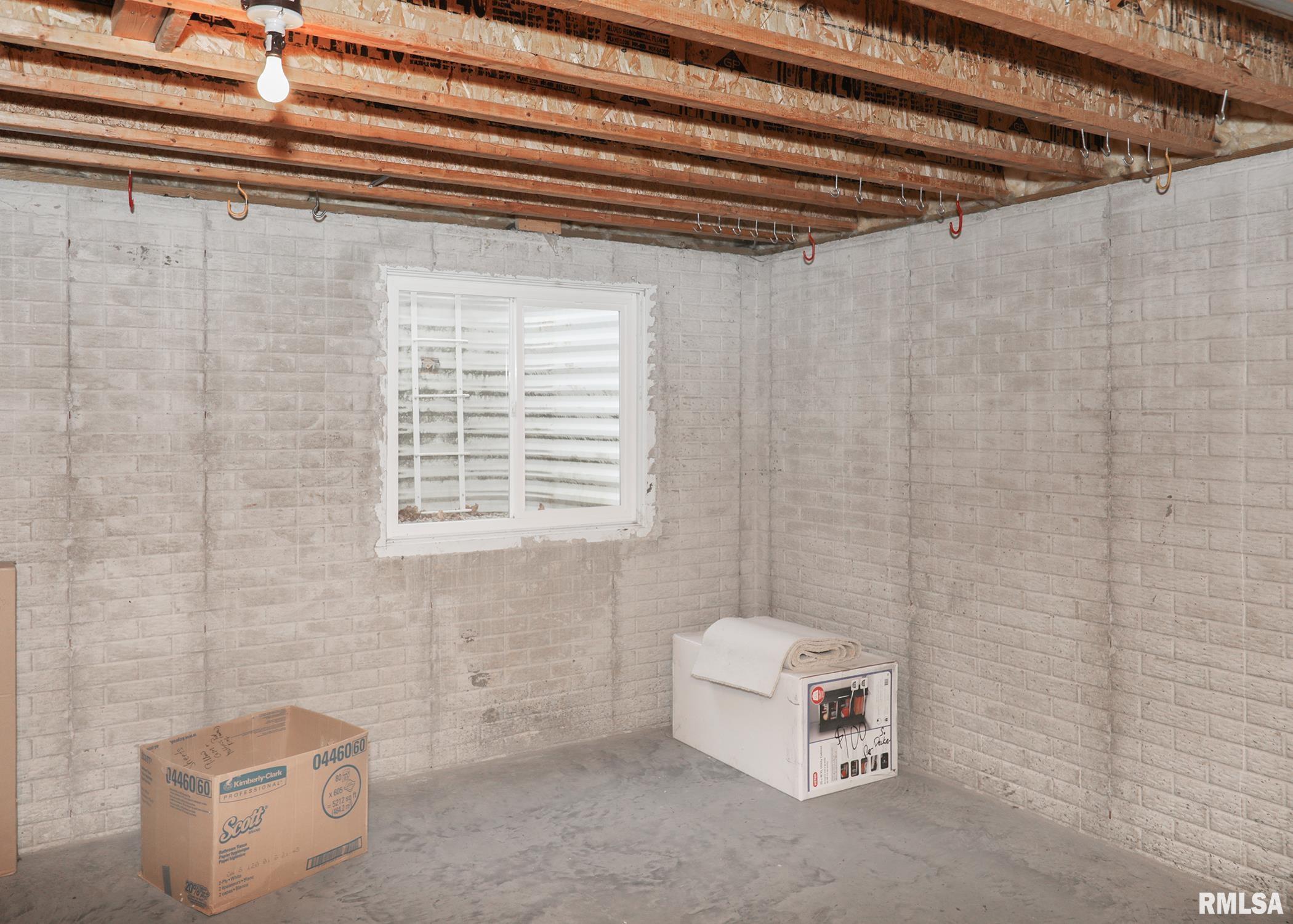 1356 33rd Ave Circle Silvis, IL 61282 - Photo 32 of 35