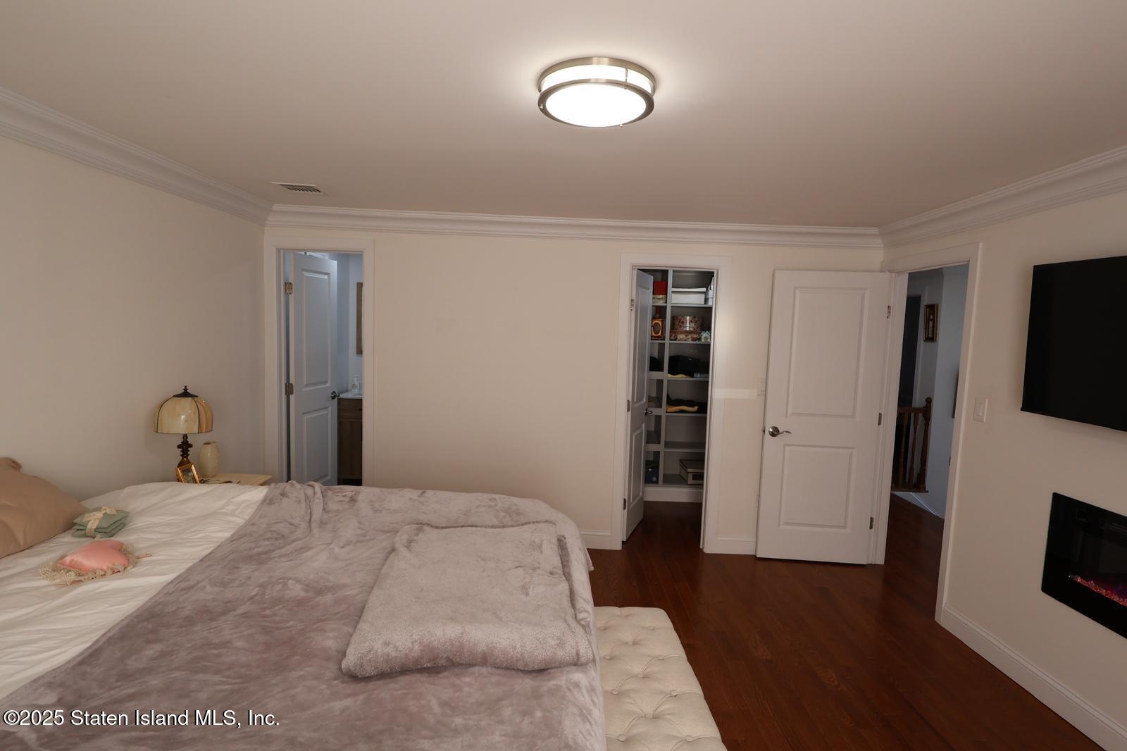 7587 Amboy Road Staten Island, NY 10307 - Photo 8 of 20 PHOTO-2025-11-30-19-59-29 (3)