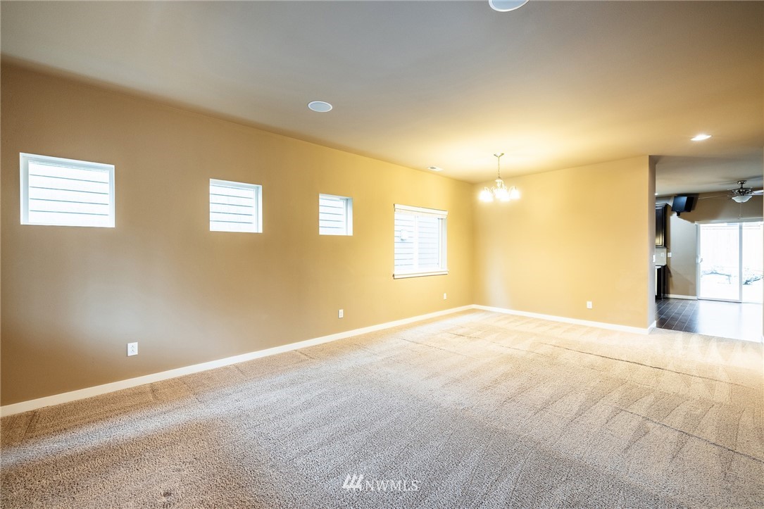 22519 35th Drive Southeast Bothell, WA 98021 - Photo 7 of 38 Gallery Image 7