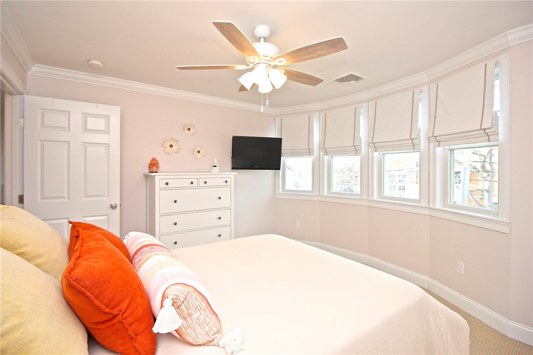 190 Coggeshall Avenue Newport, RI 02840 - Photo 38 of 50 2nd floor Bedroom 4