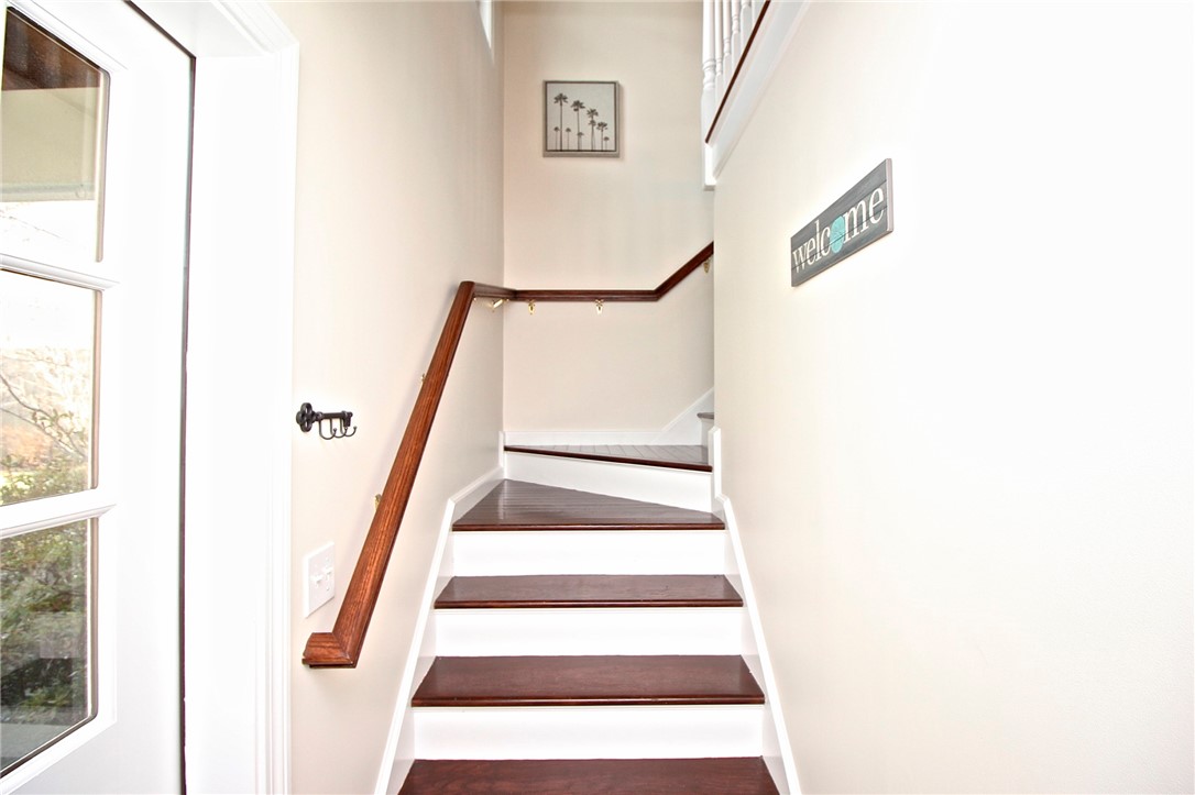 190 Coggeshall Avenue Newport, RI 02840 - Photo 40 of 50 Entry off breezeway and stairway to in law