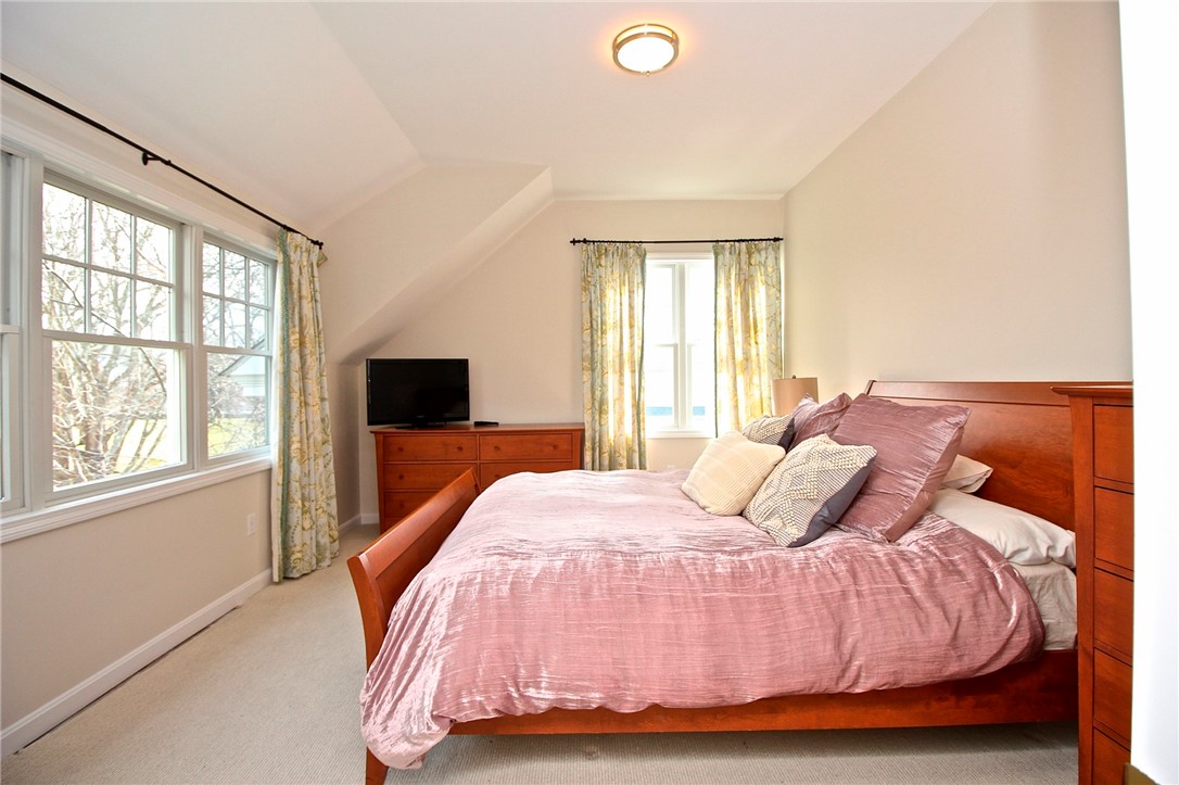 190 Coggeshall Avenue Newport, RI 02840 - Photo 44 of 50 In Law Suite Bedroom