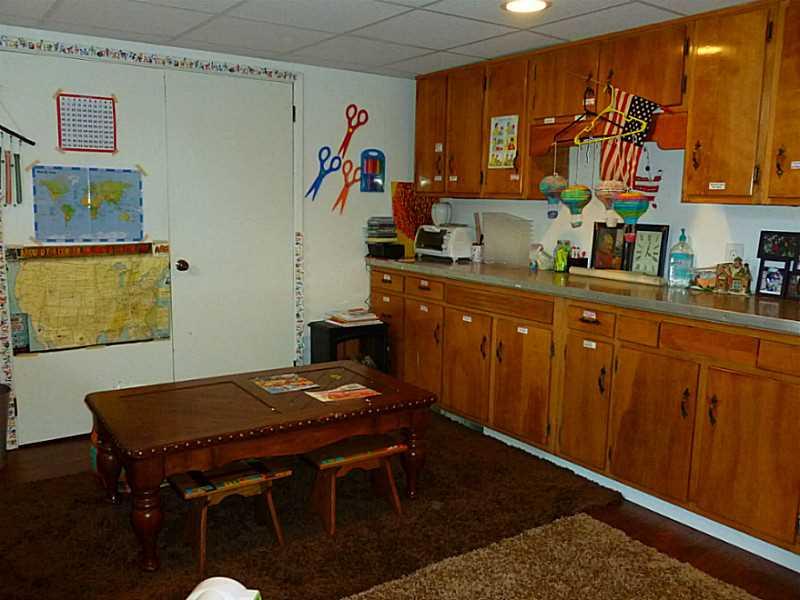 29 Greenview Drive McKees Rocks, PA 15136 - Photo 15 of 21 Basement/Game Room.