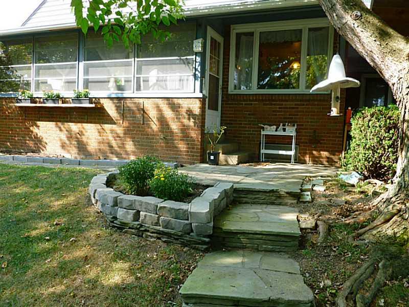 29 Greenview Drive McKees Rocks, PA 15136 - Photo 18 of 21 Exterior Back.