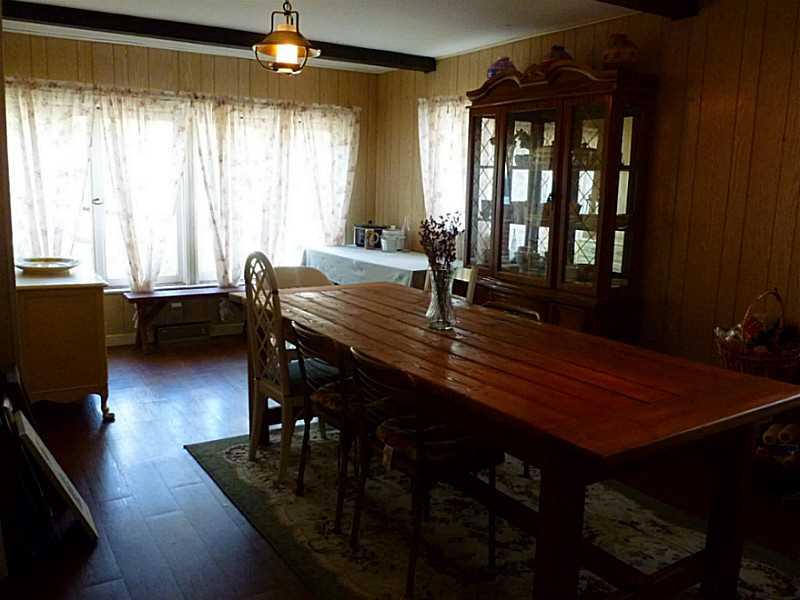 29 Greenview Drive McKees Rocks, PA 15136 - Photo 5 of 21 Dining Room.