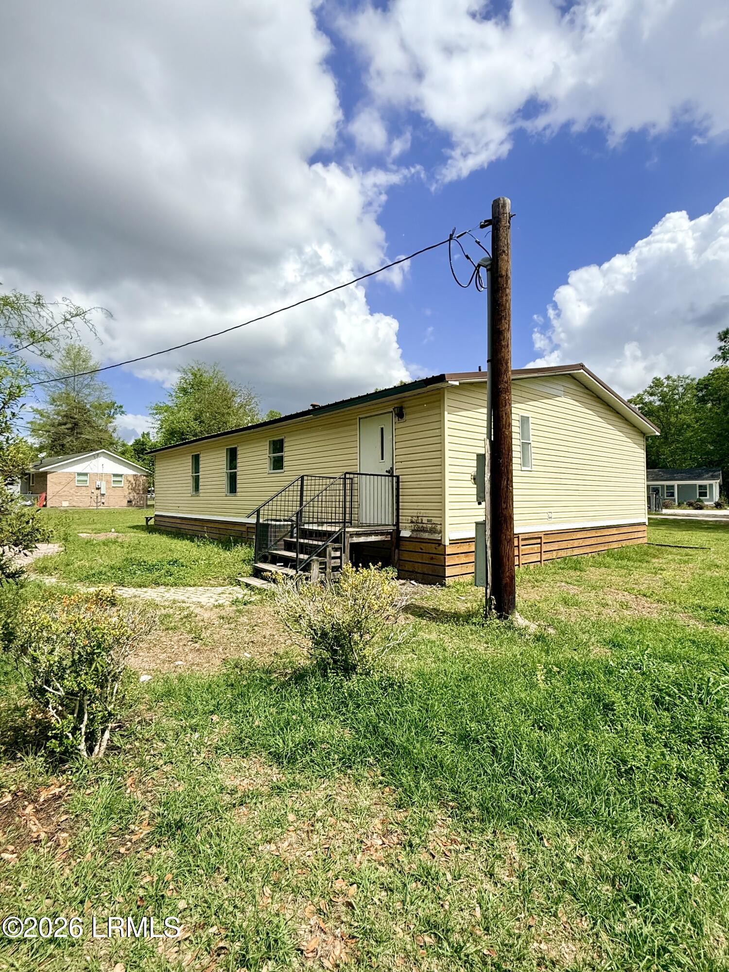 17 State Rd S-27-272 Ridgeland, SC 29936 - Photo 3 of 6 IMG_7415