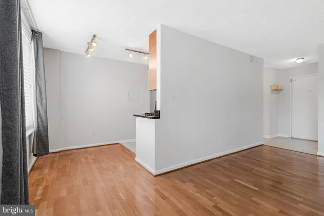 $1,595 | 1730 Arlington Boulevard, Unit 209, Arlington, VA 22209