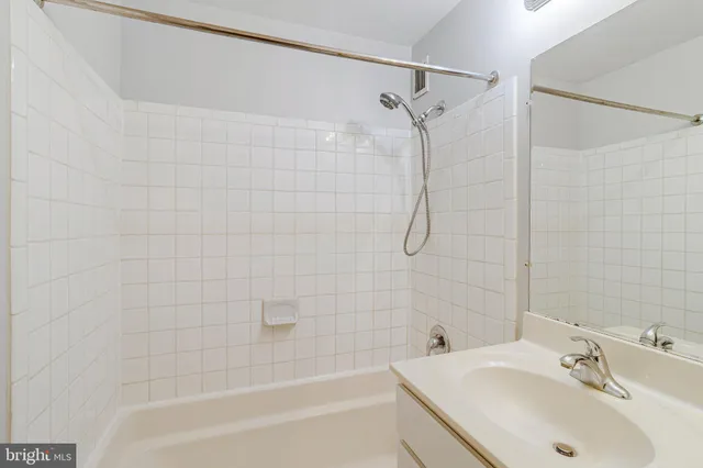 $1,595 | 1730 Arlington Boulevard, Unit 209, Arlington, VA 22209