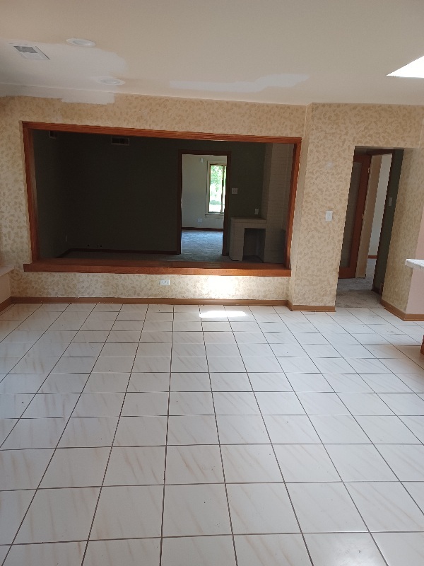 210 Maple Lane Thornton, IL 60476 - Photo 8 of 18