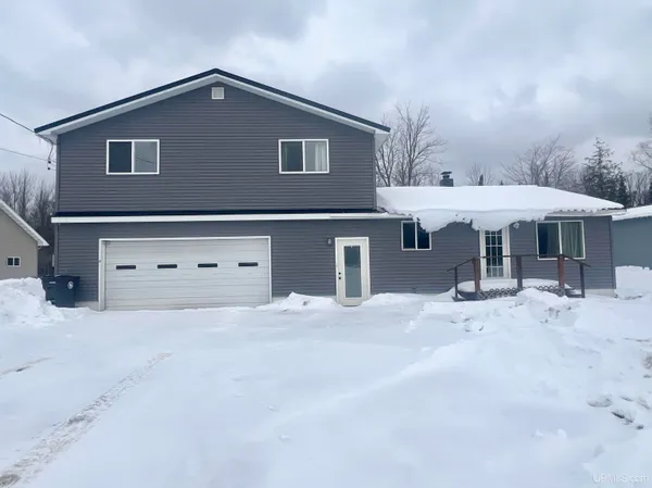 $190,000 | 4237 M Road, Escanaba, MI 49829