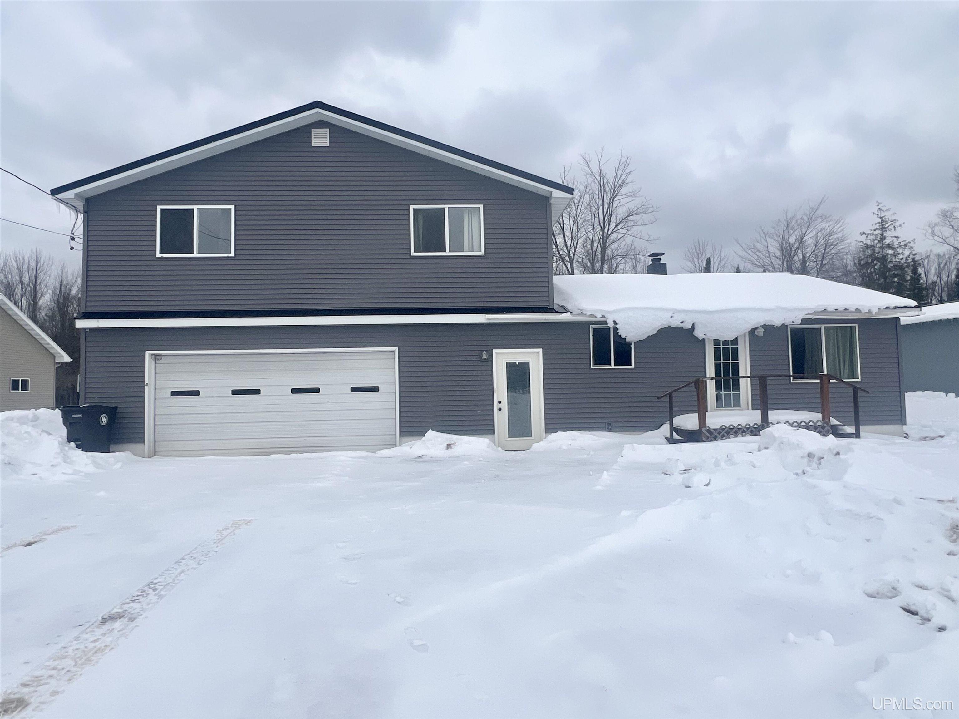 4237 M Road Escanaba, MI 49829 - Photo 1 of 18