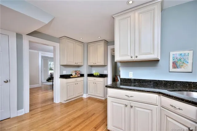 $979,000 | 25 Maplewood Avenue, Westport, CT 06880