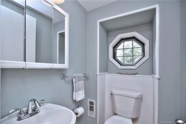 $979,000 | 25 Maplewood Avenue, Westport, CT 06880