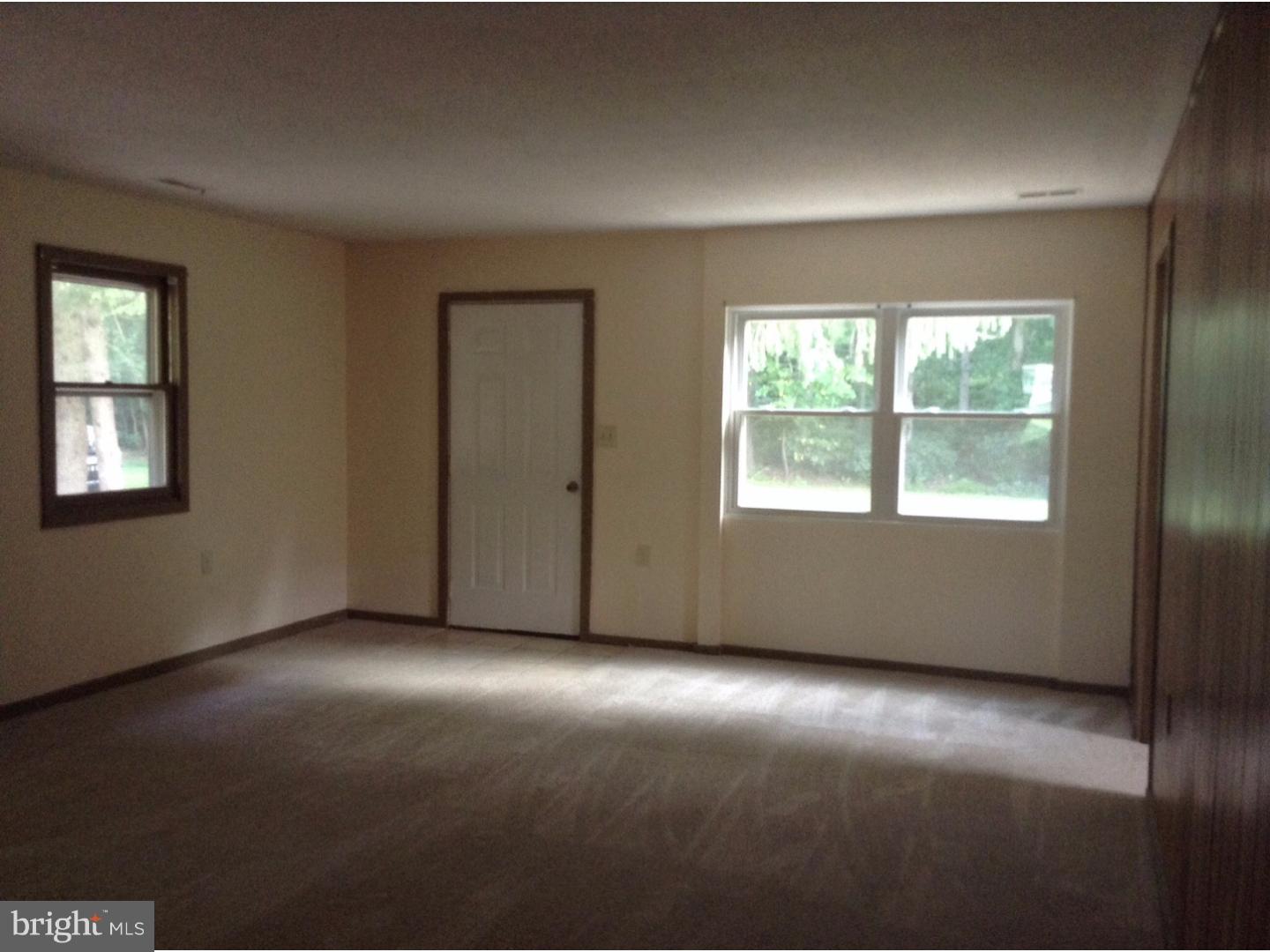 2562 Chance Road Clayton, DE 19938 - Photo 4 of 11 Living Room