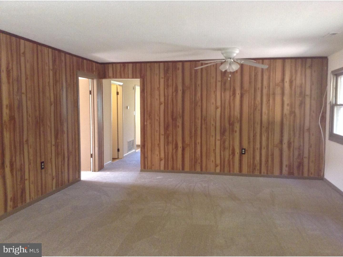 2562 Chance Road Clayton, DE 19938 - Photo 5 of 11 Living Room