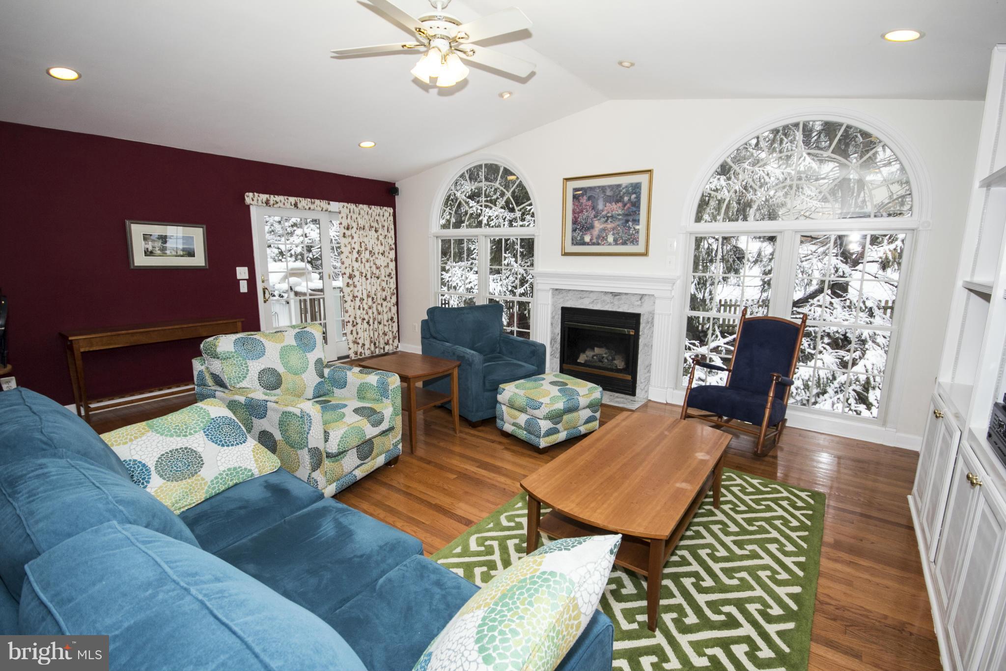 908 Farmstead Road Cockeysville, MD 21030 - Photo 4 of 21 Family Room