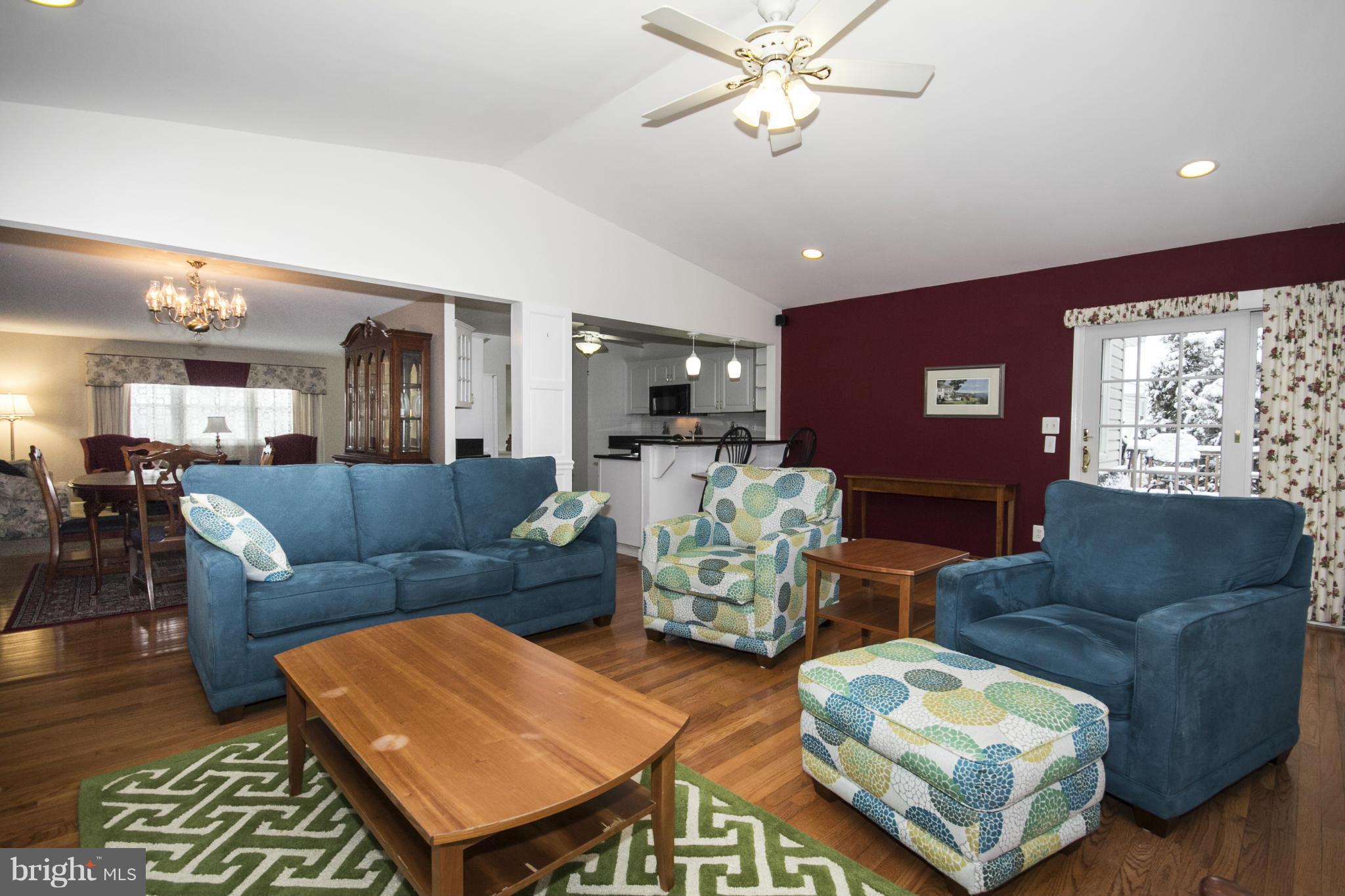 908 Farmstead Road Cockeysville, MD 21030 - Photo 5 of 21 Family Room