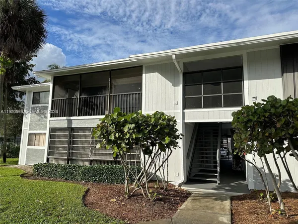 $2,500 | 9729 Hammocks Boulevard, Unit 207E, Miami, FL 33196