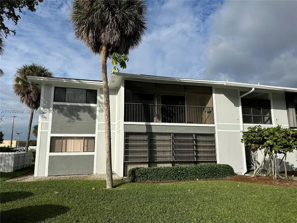 $2,500 | 9729 Hammocks Boulevard, Unit 207E, Miami, FL 33196