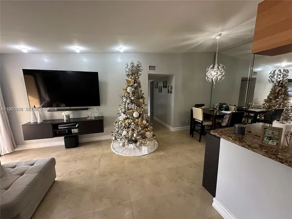 $2,500 | 9729 Hammocks Boulevard, Unit 207E, Miami, FL 33196