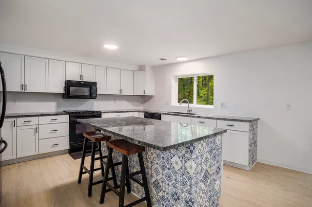 $345,000 | 2635 East River Road, Muskegon, MI 49445