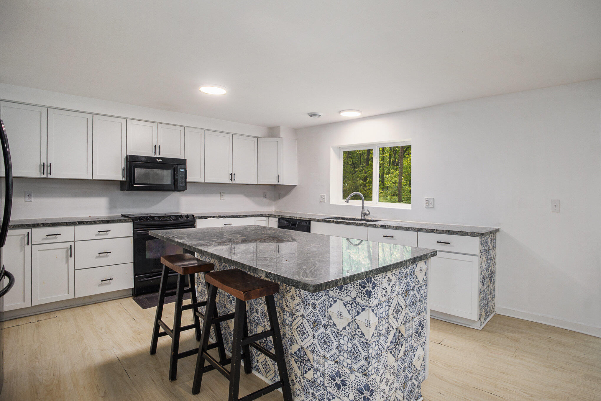 2635 East River Road Muskegon, MI 49445 - Photo 3 of 22 004__42a3690_62