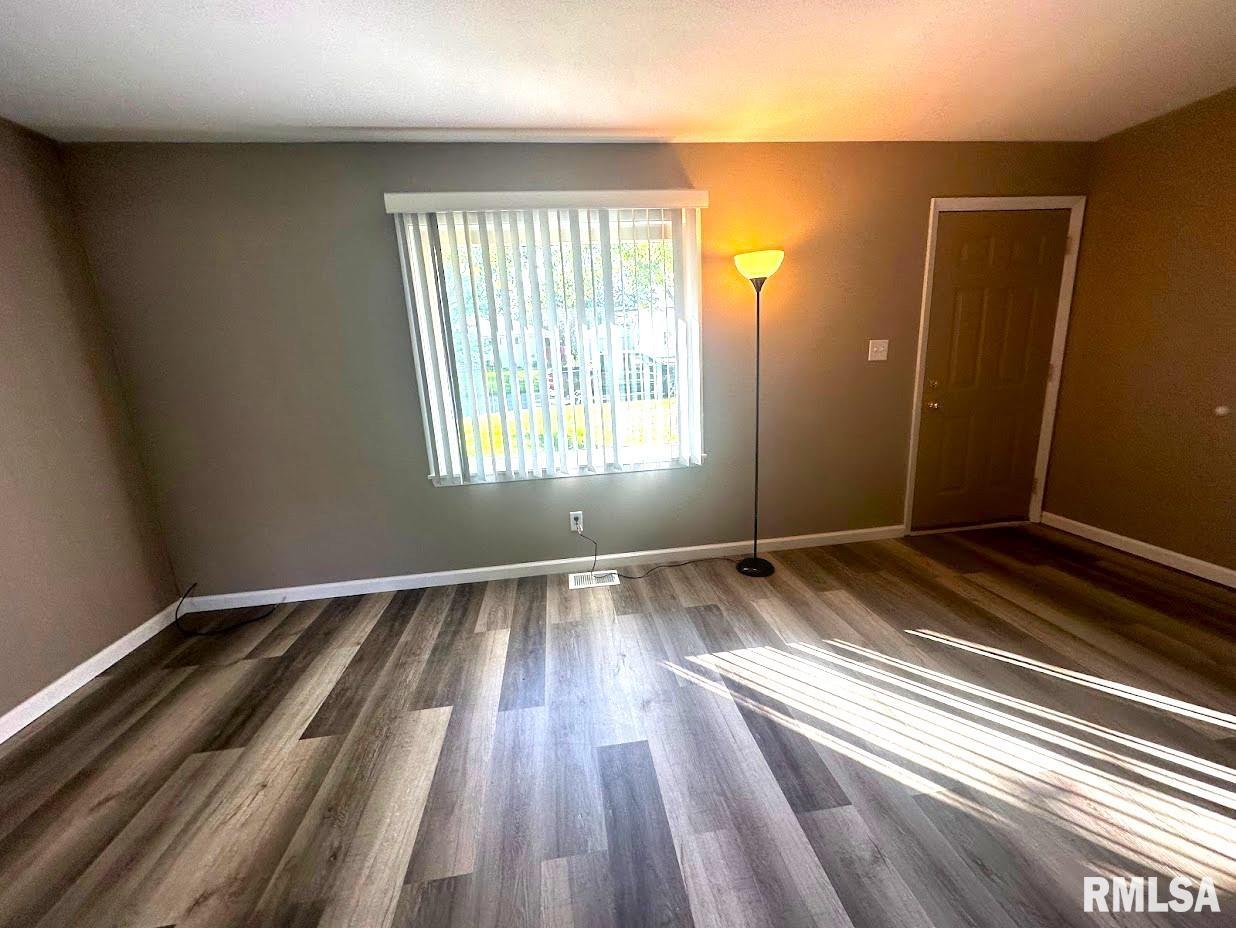 5308 North Ronald Road Peoria, IL 61614 - Photo 3 of 15