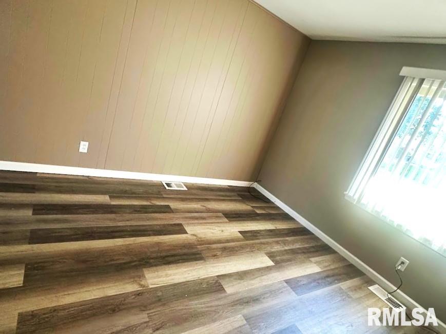 5308 North Ronald Road Peoria, IL 61614 - Photo 9 of 15