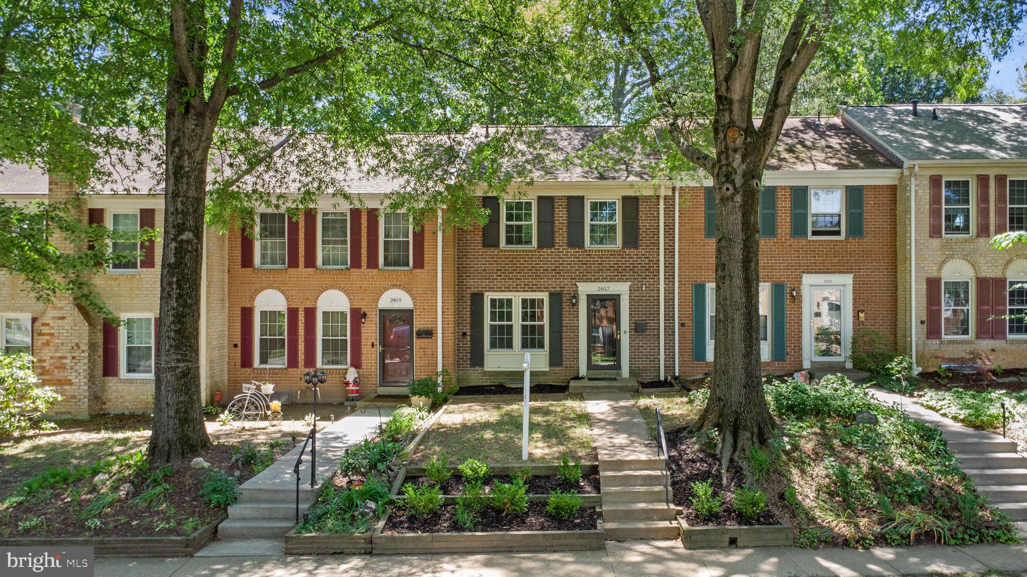 2407 Alsop Court Reston, VA 20191 - Photo 3 of 44