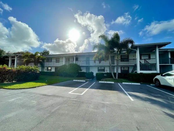 $3,200 | 1210 Southeast Parkview Place, Unit 3, Stuart, FL 34994