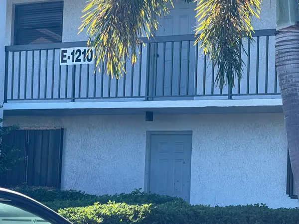 $3,200 | 1210 Southeast Parkview Place, Unit 3, Stuart, FL 34994