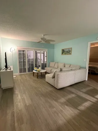 $3,200 | 1210 Southeast Parkview Place, Unit 3, Stuart, FL 34994