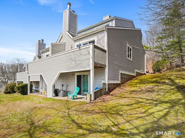 $259,000 | 173 Russo Avenue, Unit 304, East Haven, CT 06513