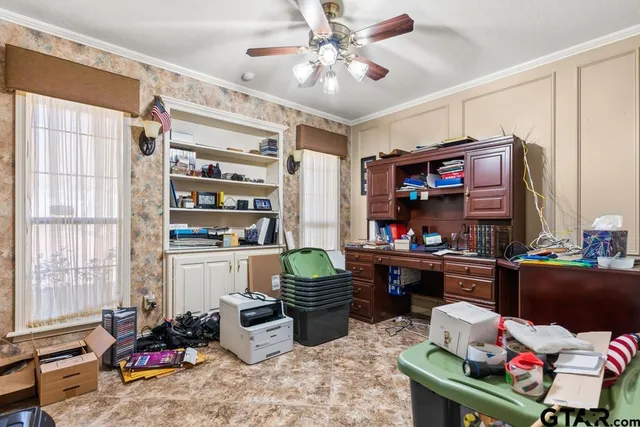 $559,900 | 106 Cheyenne Street, Gilmer, TX 75644