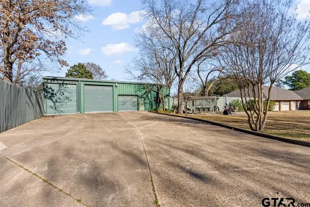 $559,900 | 106 Cheyenne Street, Gilmer, TX 75644