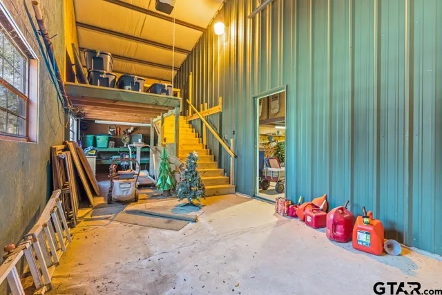 $559,900 | 106 Cheyenne Street, Gilmer, TX 75644