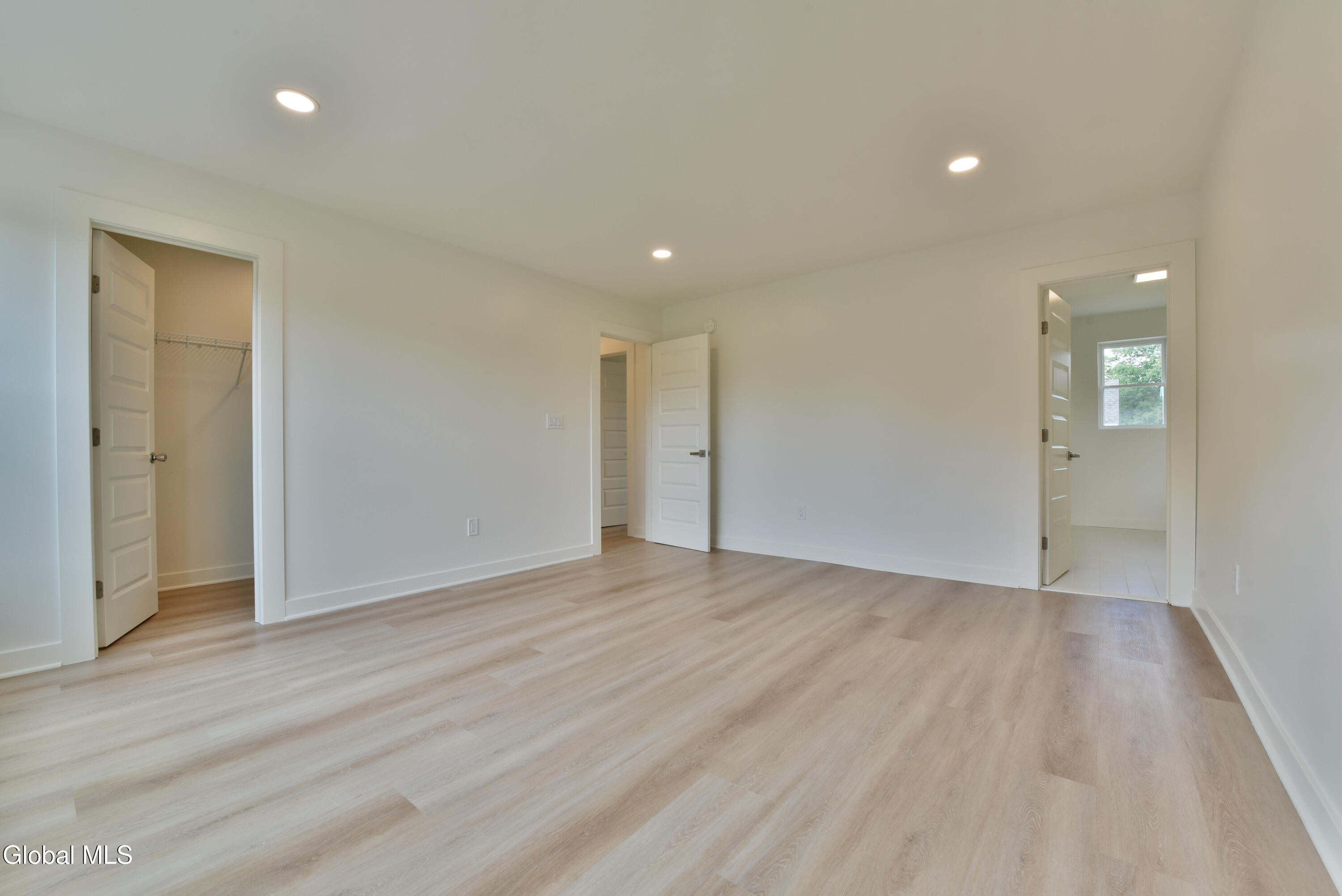 802 South Ravine Road Niskayuna, NY 12309 - Photo 39 of 60 36