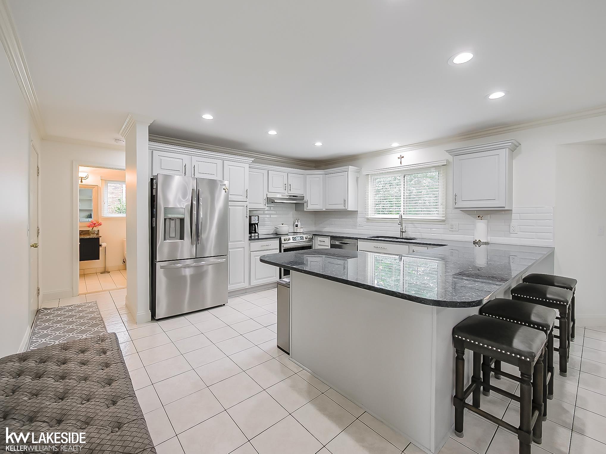 2058 Reagan Drive Rochester Hills, MI 48309 - Photo 10 of 68