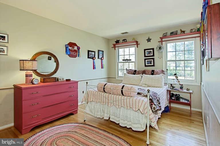6050 Colchester Road Fairfax, VA 22030 - Photo 14 of 23 Bedroom