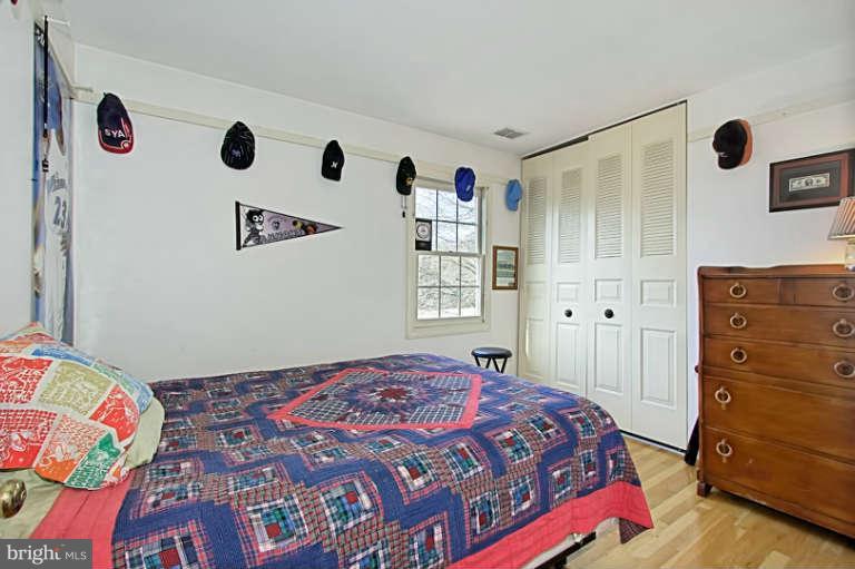 6050 Colchester Road Fairfax, VA 22030 - Photo 15 of 23 Bedroom