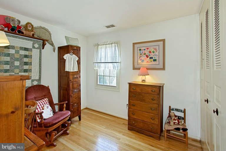 6050 Colchester Road Fairfax, VA 22030 - Photo 16 of 23 Bedroom