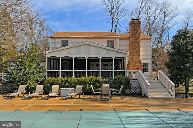 6050 Colchester Road Fairfax, VA 22030 - Photo 23 of 23 Exterior (Rear)