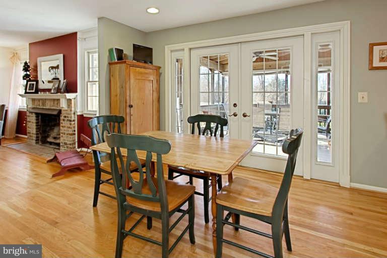 6050 Colchester Road Fairfax, VA 22030 - Photo 10 of 23 Kitchen