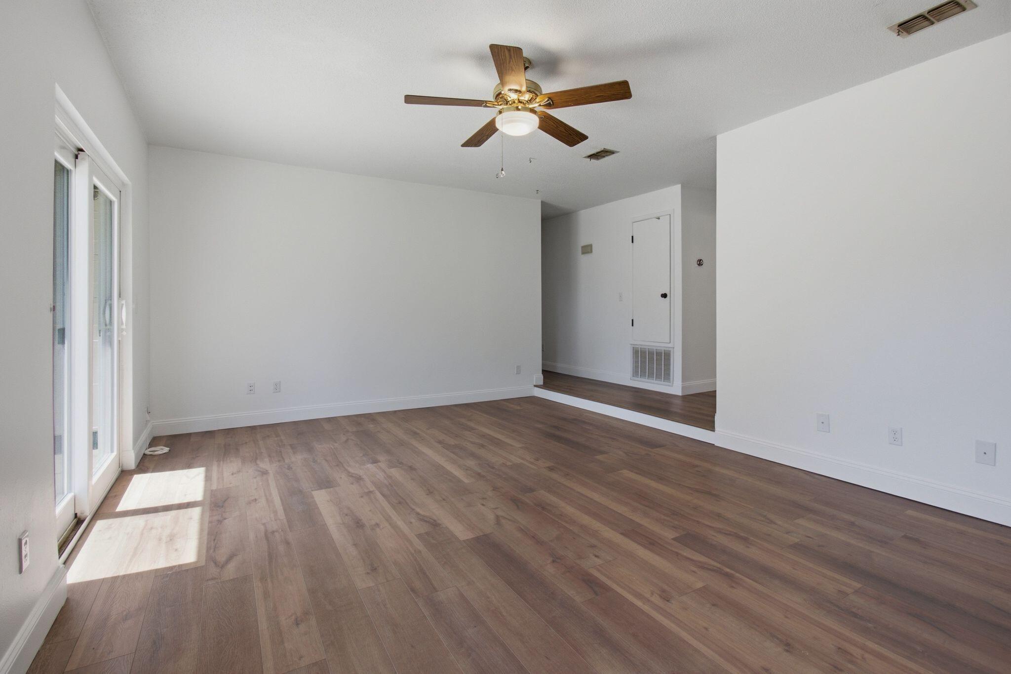 74 8th Street Shalimar, FL 32579 - Photo 9 of 28 LIVING ROOM 2