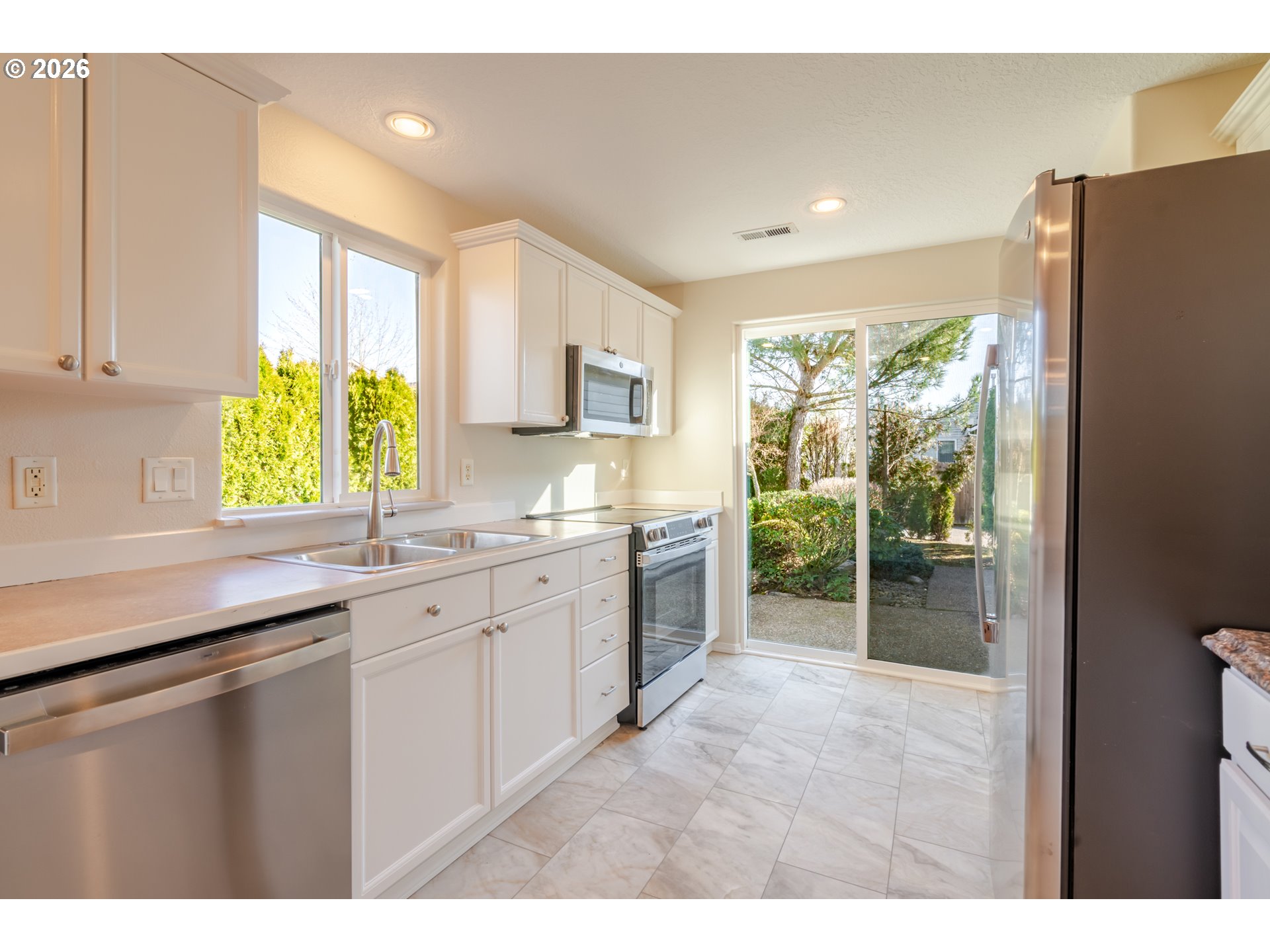 3804 Goldfish Farm Road Southeast Albany, OR 97322 - Photo 11 of 37