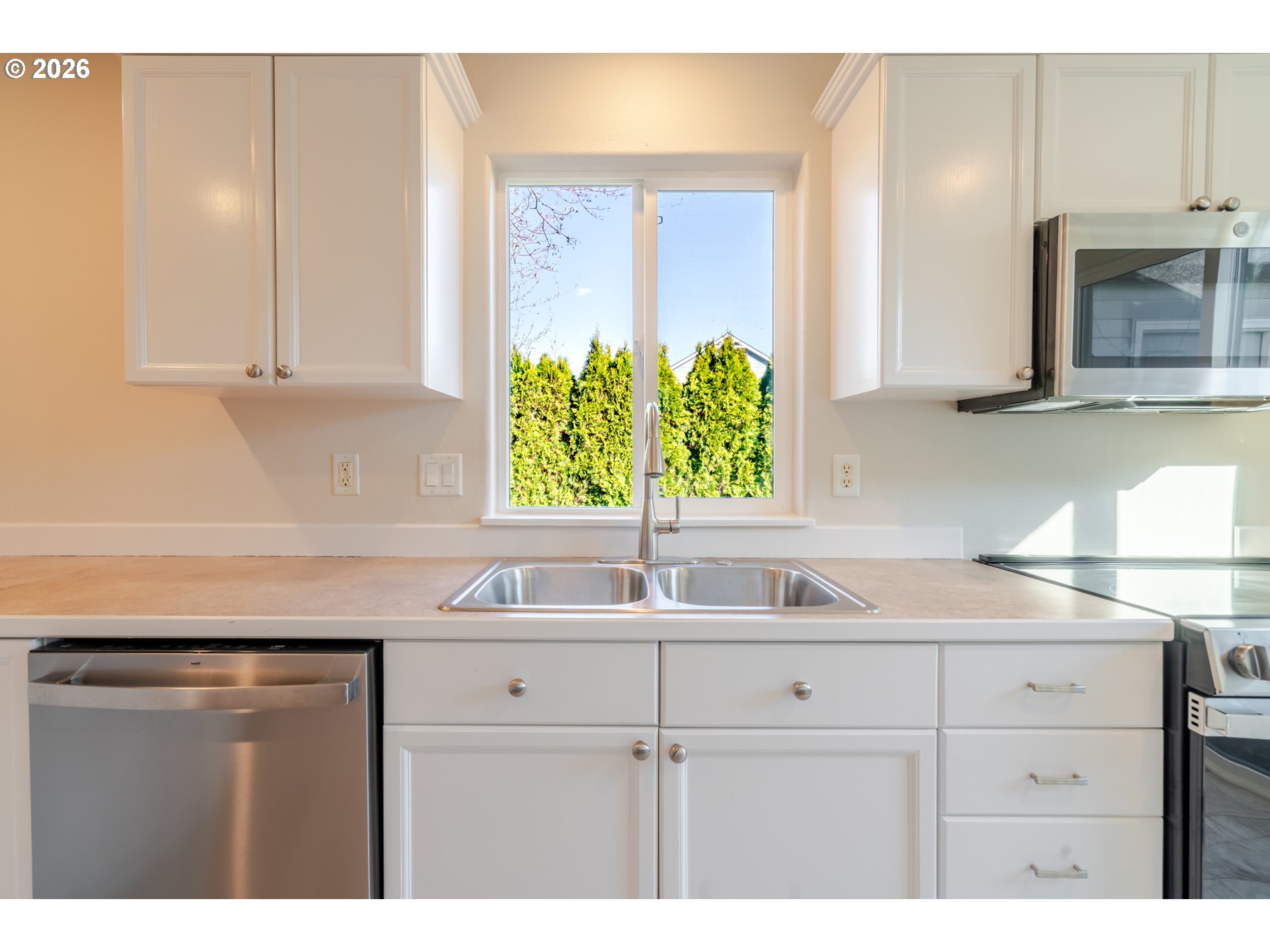 3804 Goldfish Farm Road Southeast Albany, OR 97322 - Photo 13 of 37